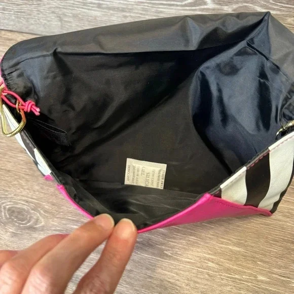 NWT Juicy‎ Couture Envelope Clutch Crossbody Bag Gold Chain Strap *FLAW* - Picture 8 of 12